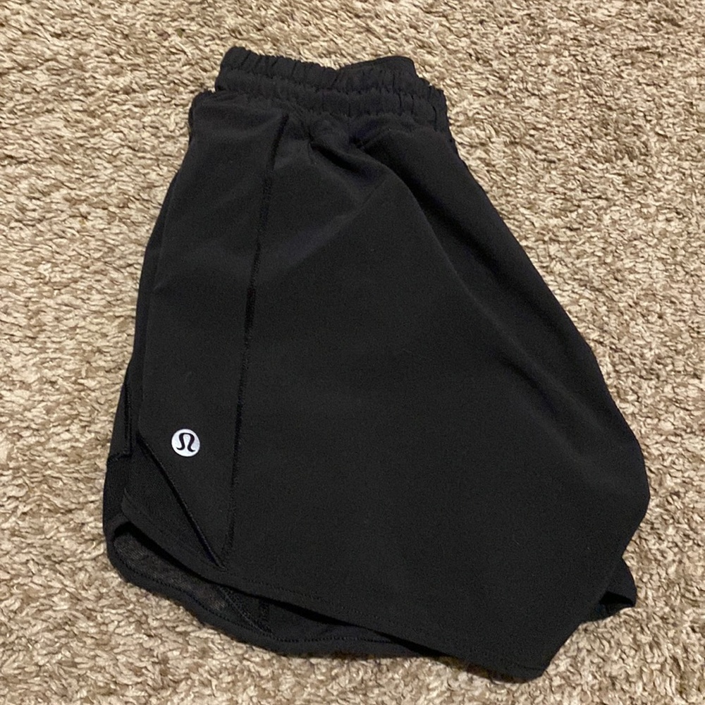 BLACK LULU SHORTS SIZE 4